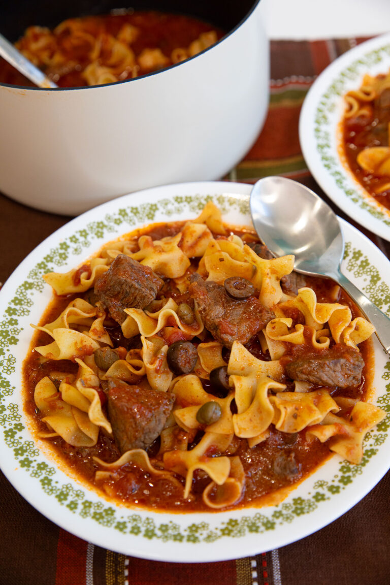 Sopa Puttanesca de Pasta con Carne – La Magia de la Cocina