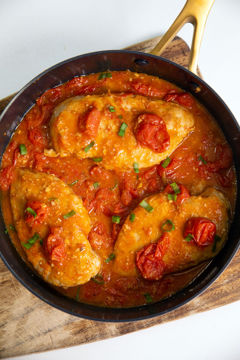 Pollo Aplastado con Tomate – La Magia de la Cocina